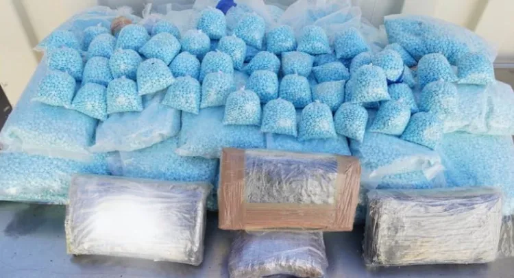 Decomisan cocaína y fentanilo en garitas de cruce