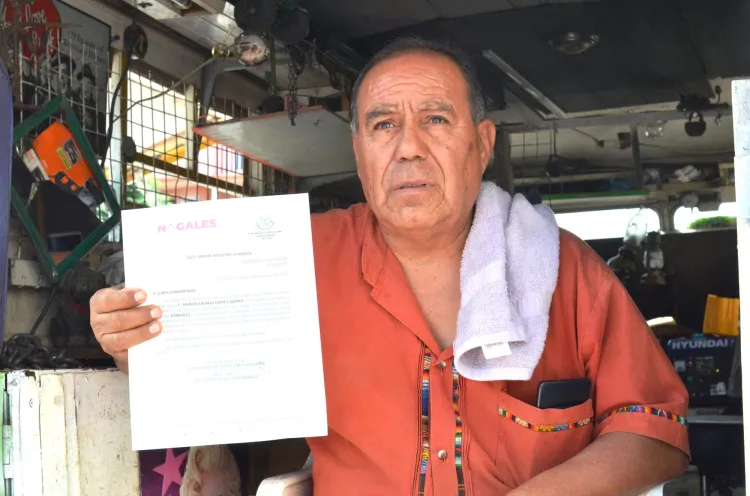 Pide cerrajero a la CFE reconecte su servicio