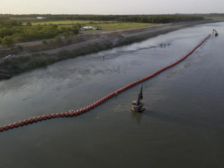 80% de barrera de boyas de Texas está en lado de México: EU