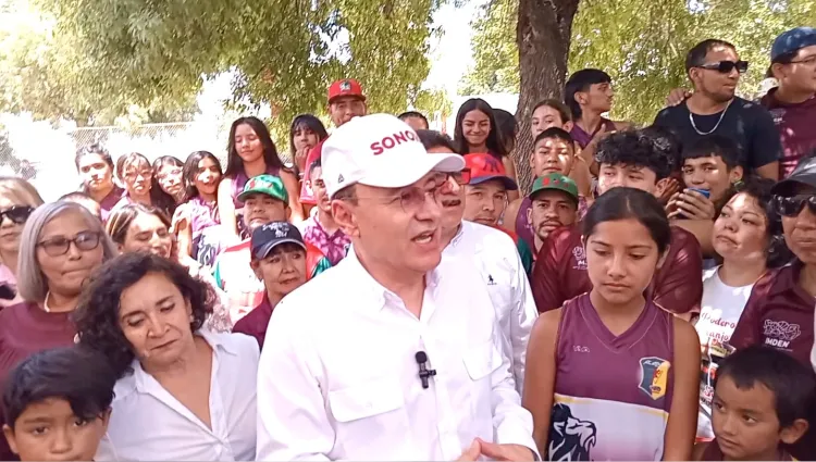 Dialoga Gobernador con jóvenes deportistas locales