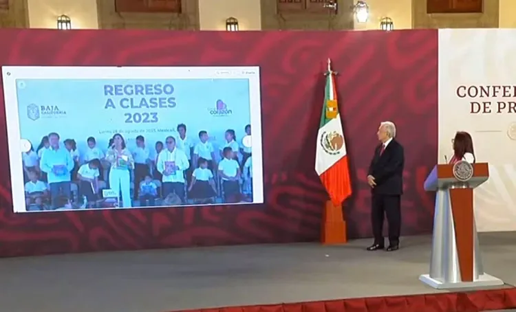 Inaugura AMLO ciclo escolar 2023-2024; “Es todo un acontecimiento”