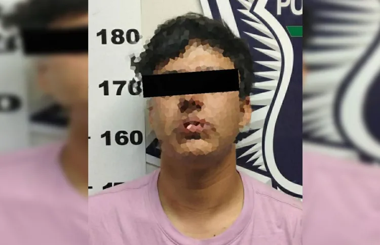 Se impacta conductor ebrio contra barda y poste