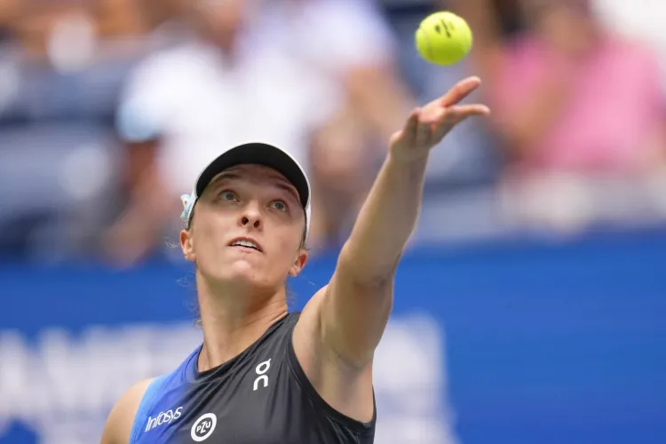 Swiatek arranca con victoria