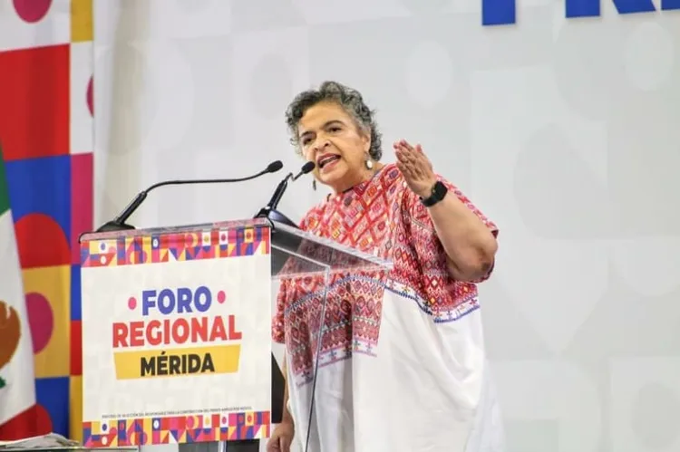 Pide Beatriz Paredes esperar a las encuestas antes de declinar