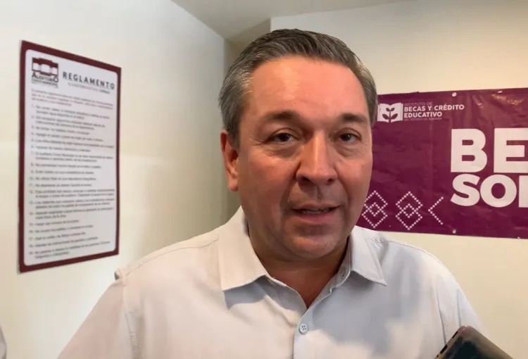 Iniciará entrega de uniformes el 15 de septiembre