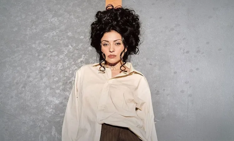 Mon Laferte, mujer guía en la música