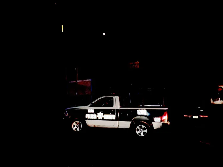 Misteriosamente prenden fuego a vehículo