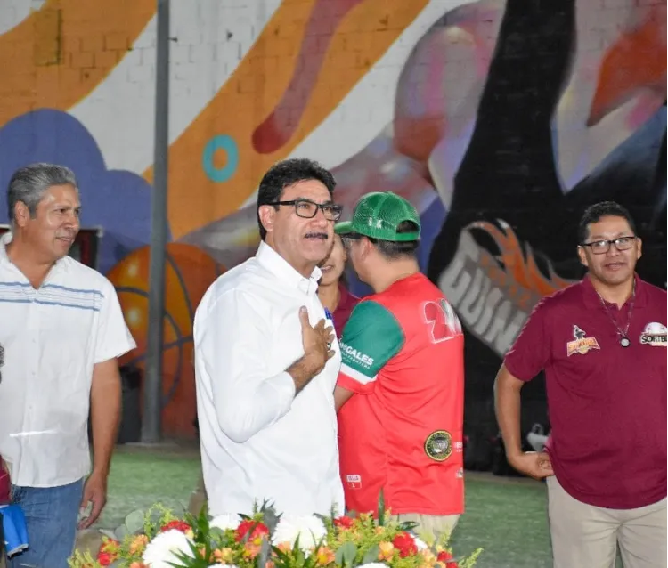 Inaugura Alcalde Torneo Estatal de Softbol Femenil