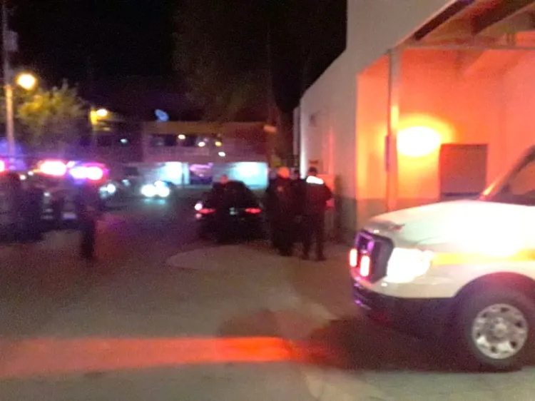 Golpean a joven gravemente fuera de balneario