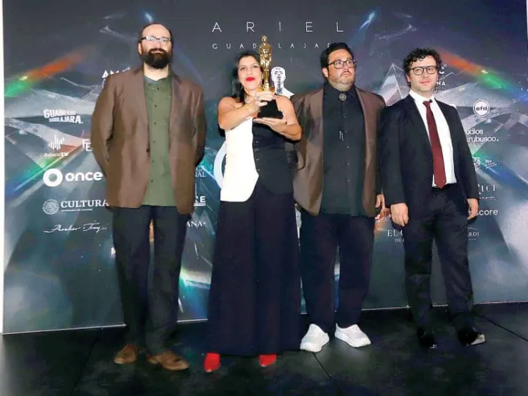 Premian con el Ariel a El Norte Sobre el Vacío y a Bardo