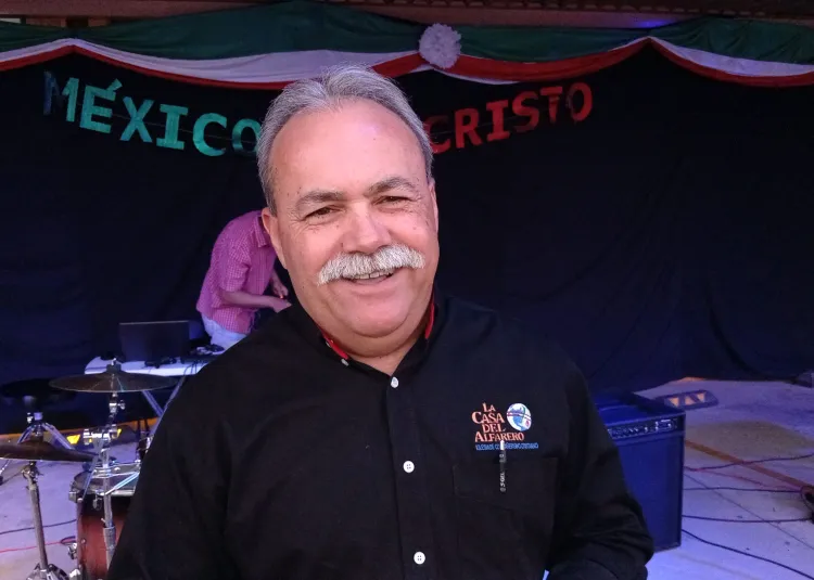 Festejan cristianos las fiestas patrias con alabanzas y testimonios