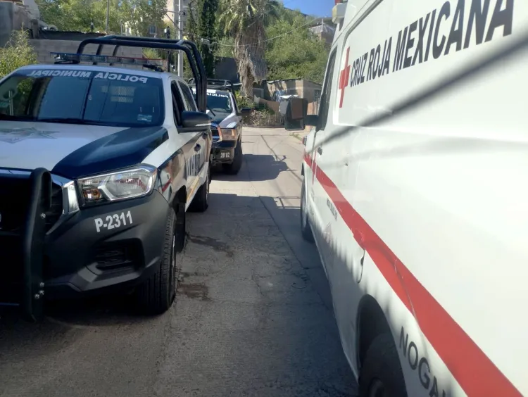 Privan de la libertad a joven y lo golpean