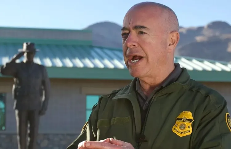 Estará Mayorkas en frontera de EU con México este sábado