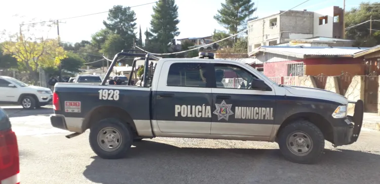 Mujer termina agredida por correr a su pareja de la casa