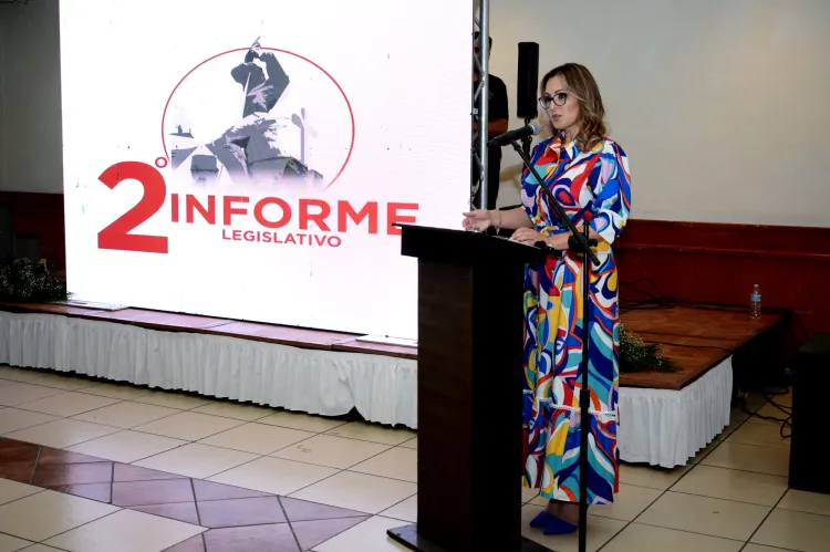 Presenta su segundo informe legislativo Azalia Guevara