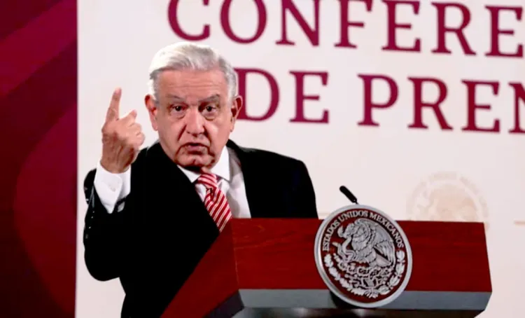 Ordena INE eliminar “posdata” de AMLO de La Mañanera