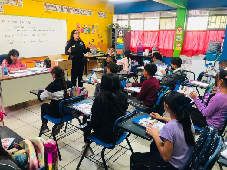 Atiende el DARE a estudiantes de escuelas primarias