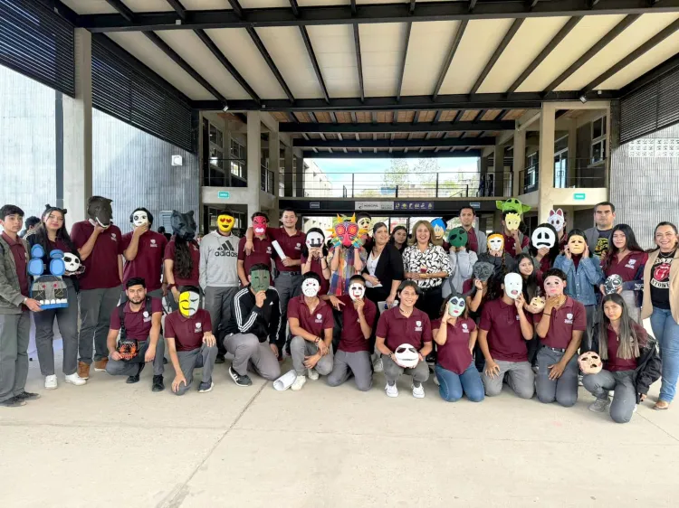 Protagonizan estudiantes de la Prepa Municipal galería de artes