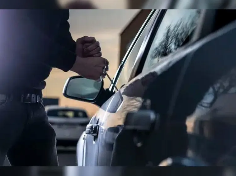 Roban vehículo en centro comercial de esta frontera