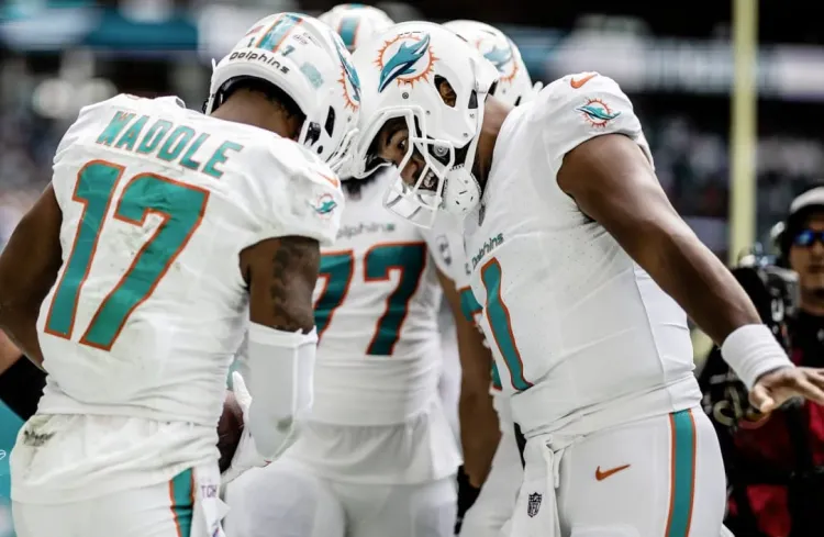 Niners y Delfines amagan récords