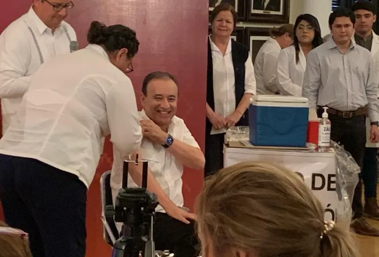 Invita Salud Sonora a ponerse las vacunas cotra Covid-19 e influenza