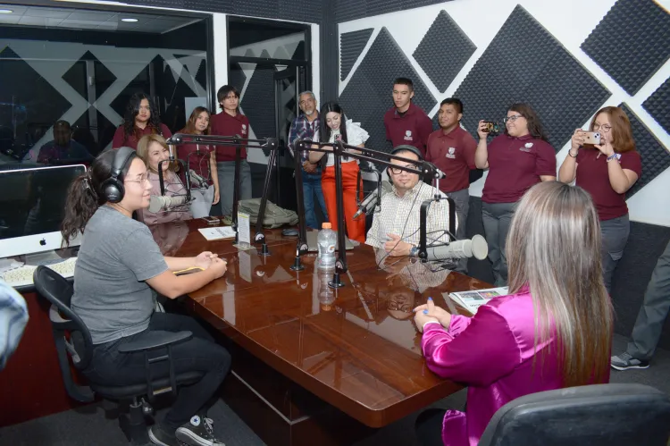 Visitan estudiantes de ‘Prepa’ Municipal a MAS Medios