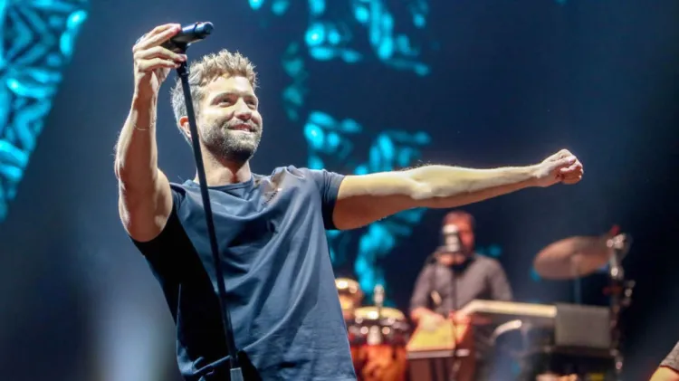 Pablo Alborán invita a olvidarse del mundo