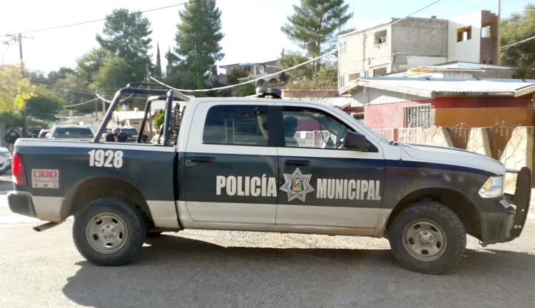 Impide mujer que primo se drogue y la agrede