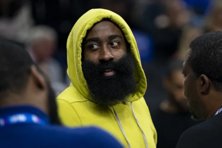 Harden pasa a los Clippers
