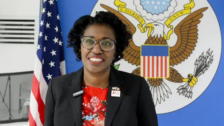 Busca Cónsul de EU en México soluciones para ambos Nogales