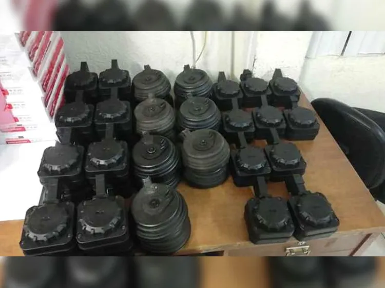 Detienen a mujer estadounidense en posesión de cargadores