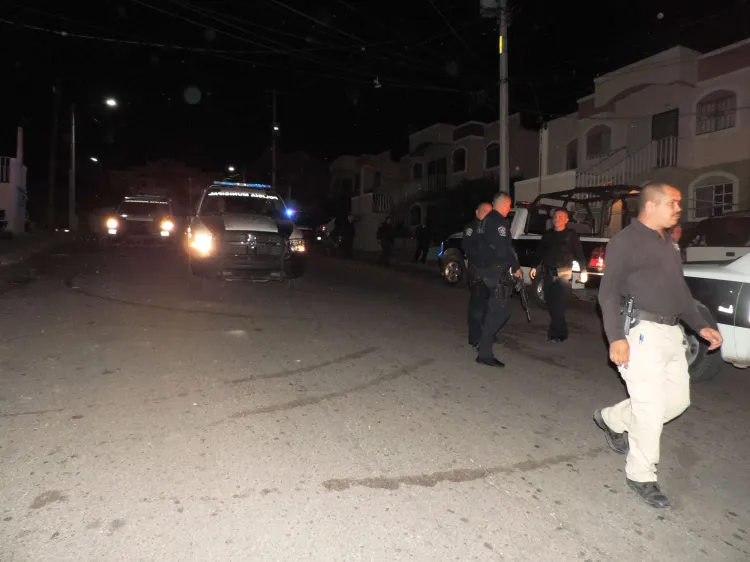 Ocasiona daños en vivienda de su expareja; tiene orden de restricción