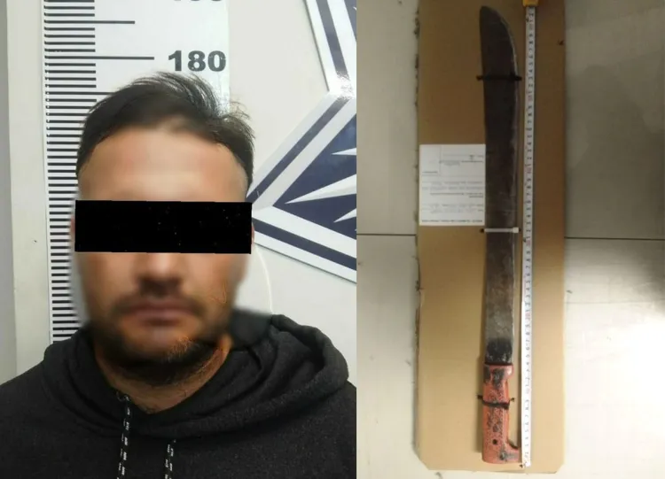 Arrestan a sujeto con machete; amedrentaba a clientes de negocio