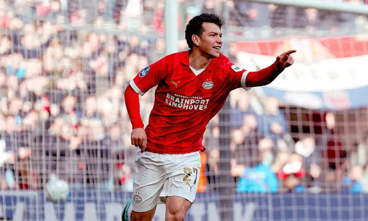 Gol de Lozano al ganar el PSV