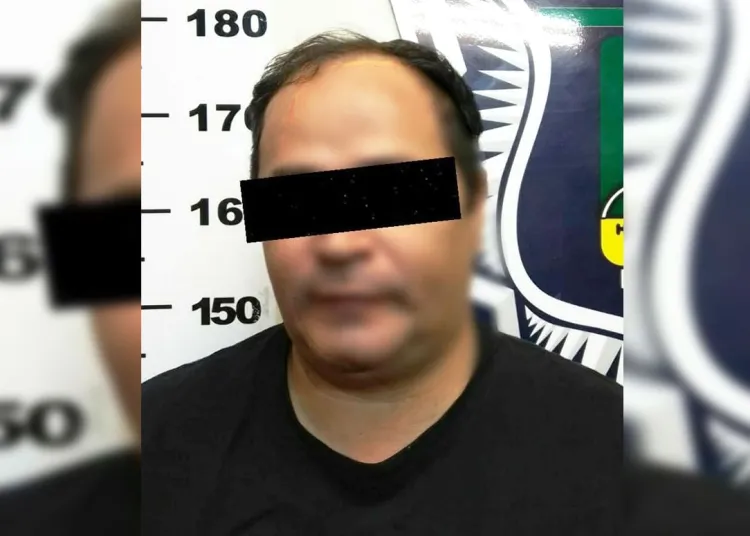 Detienen a sujeto por agredir a esposa e hijo; activan Código Violenta