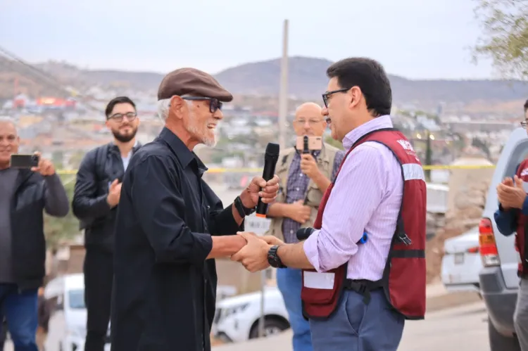Entregan pavimentada la segunda etapa de la Calle San Luis Potosí