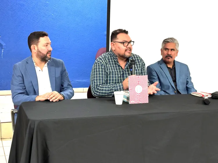 Presentan libro ‘Laberintos’
