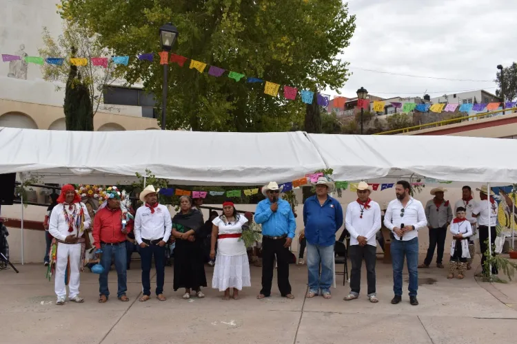 Llevan con éxito Encuentro de los Pueblos Originarios