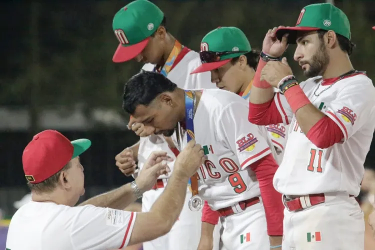 Acaba México con la de plata