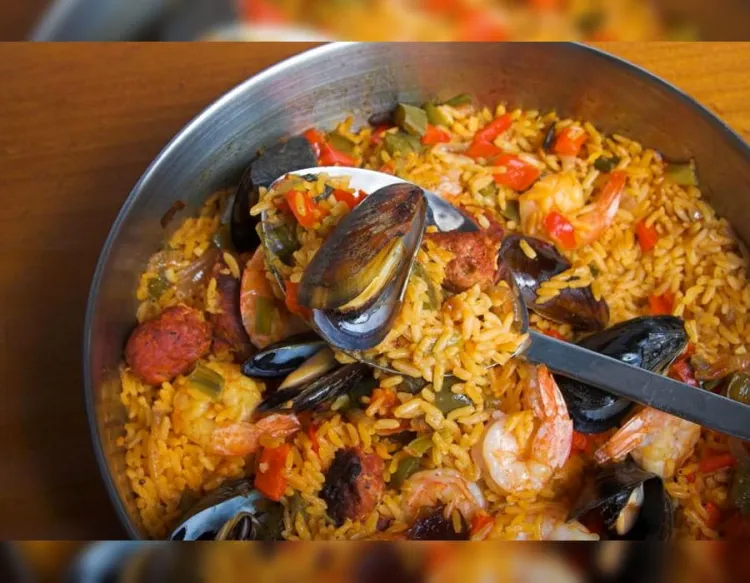 Pide asilo donación para venta de paella