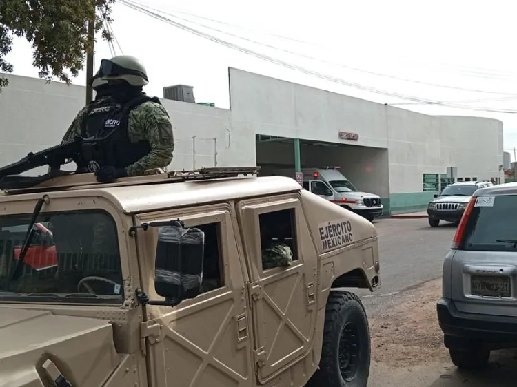 Golpean y marcan a 4 hombres y una mujer y los dejan amarrados en carretera