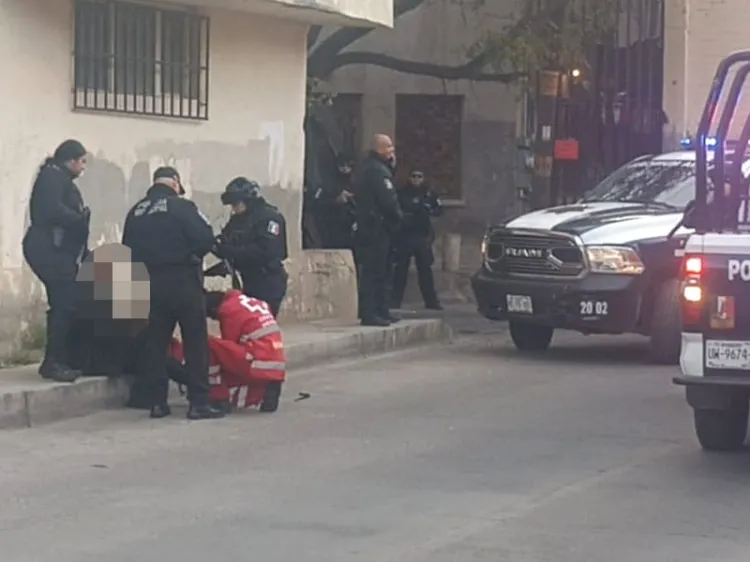 Dispara mujer a sujeto; lo auxilian las autoridades