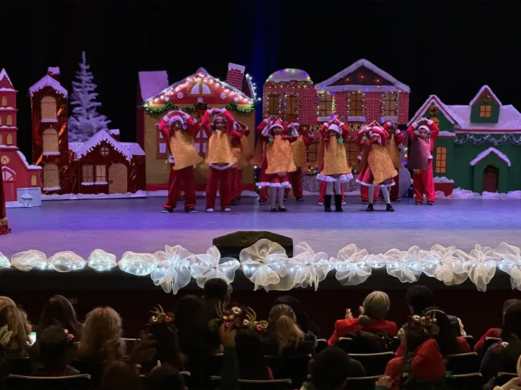 Protagonizan Festival Navideño de Inclusión