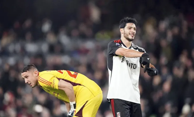 Dos de Jiménez al ganar Fulham