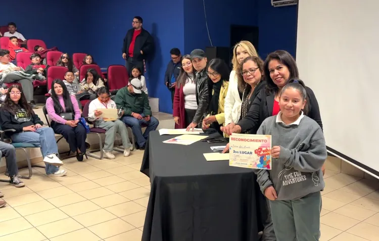 Premian a ganadores de concurso sobre derechos humanos