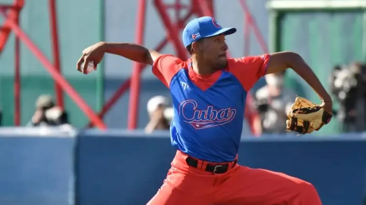 Mirabal llega a las Aguilas