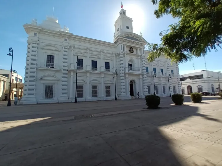 Salen hoy más de 10 mil 500 burócratas de vacaciones