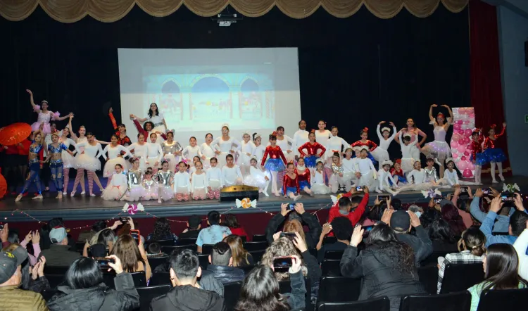 Celebra Academia de Danza de Imfoculta tradicional festival