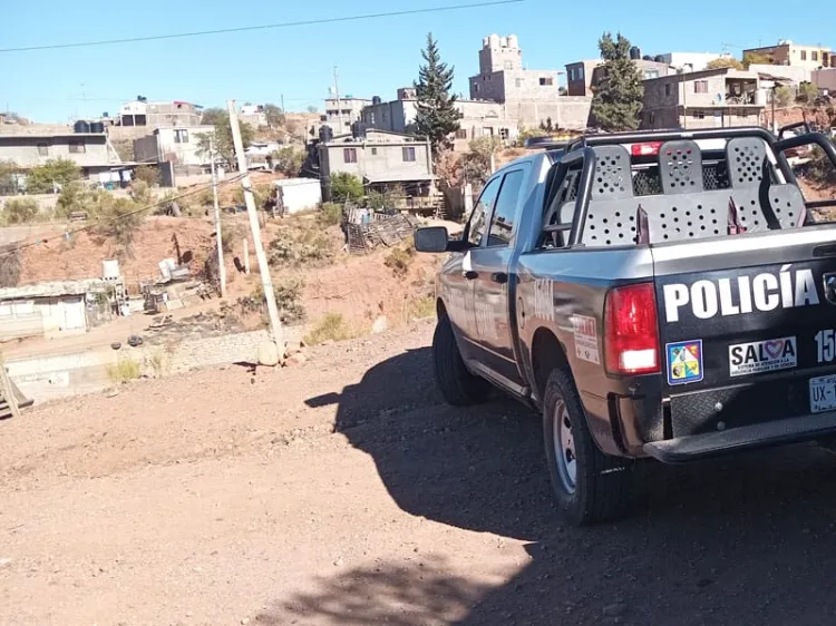 Intenta agredir a su abuela con un cuchillo
