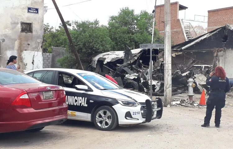 Arrestan a mujer por drogarse en una vivienda abandonada